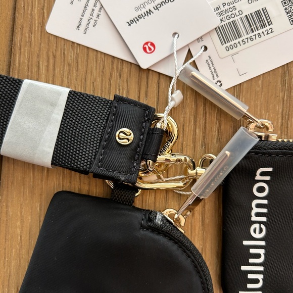 lululemon athletica Dual Pouch Wristlet Black/Gold - Picture 4 of 7